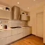 Maison De Charme With Private Jacuzzi Апартаменты