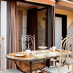 Maison De Charme With Private Jacuzzi Апартаменты