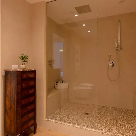 Maison De Charme With Private Jacuzzi Lägenhet
