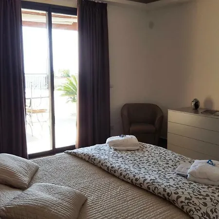 Apartment Maison De Charme With Private Jacuzzi Taormina